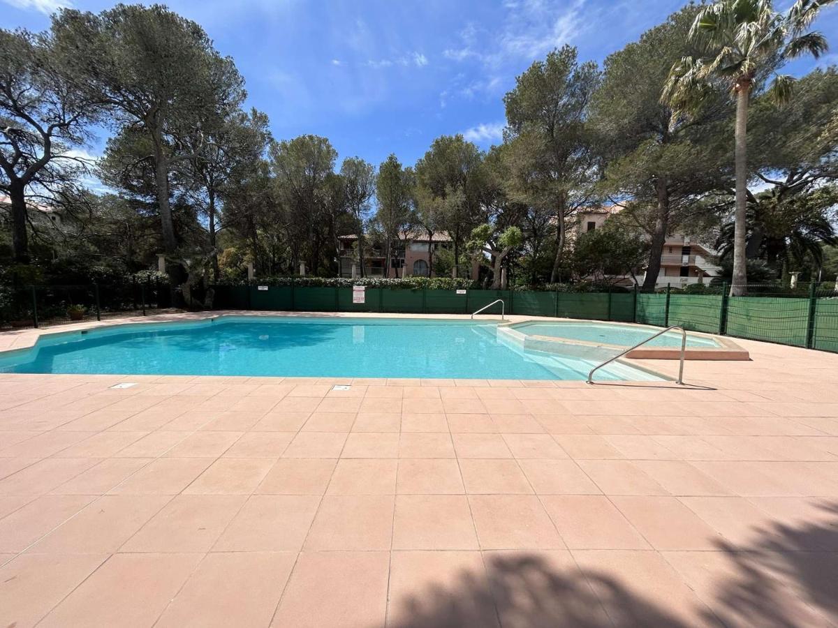 Appartement 2 Pieces Avec Terrasse Et Parking A 400M De La Plage - Saint Aygulf - Fr-1-226A-88 Buitenkant foto